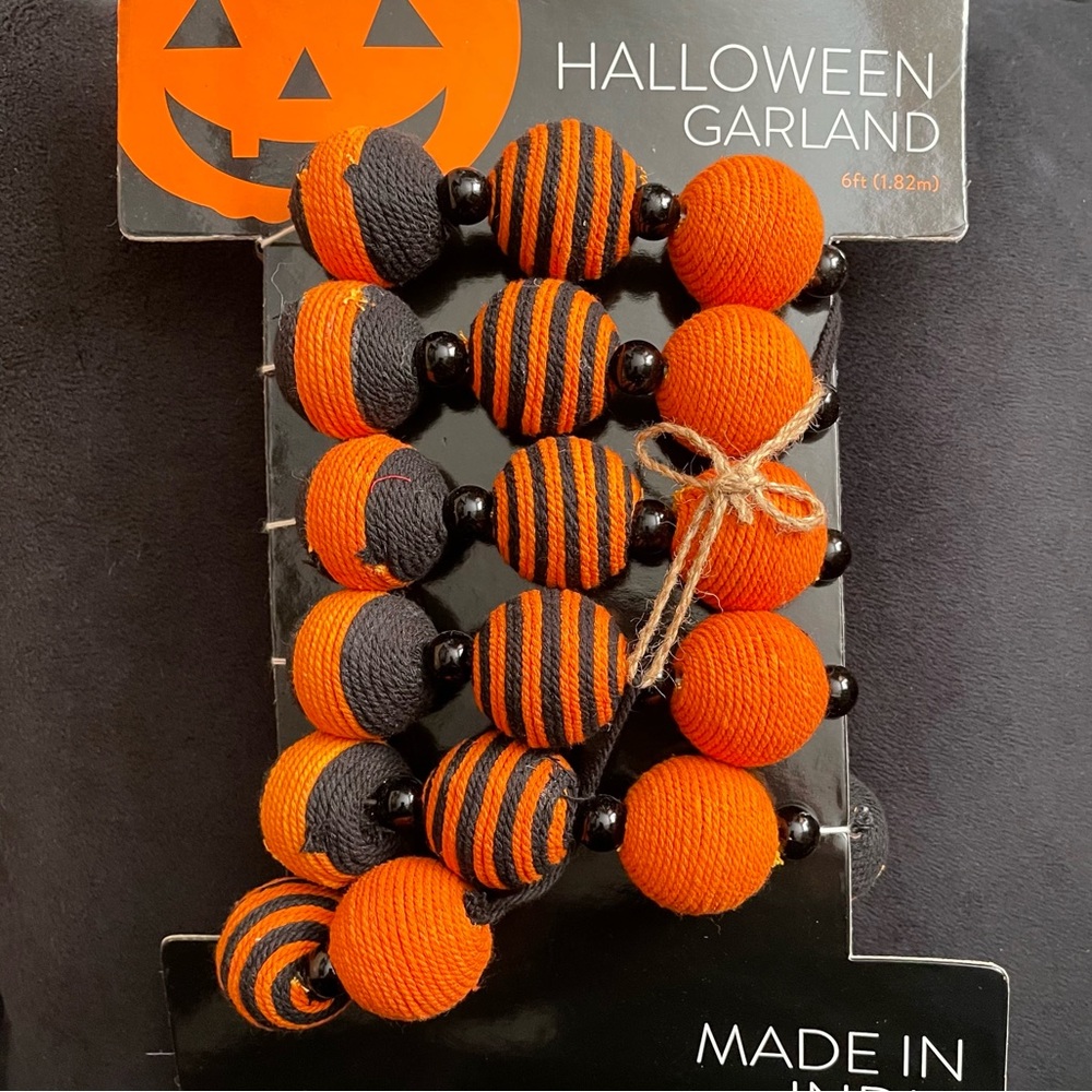 Halloween Black & Orange Ball Garland 6 Ft NEW